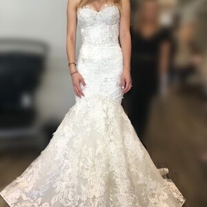 RIVINI BRIDAL GOWL & VEIL